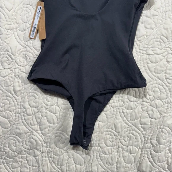 Skims Fits Everybody Square Neck Bodysuit - Picture 5 of 8